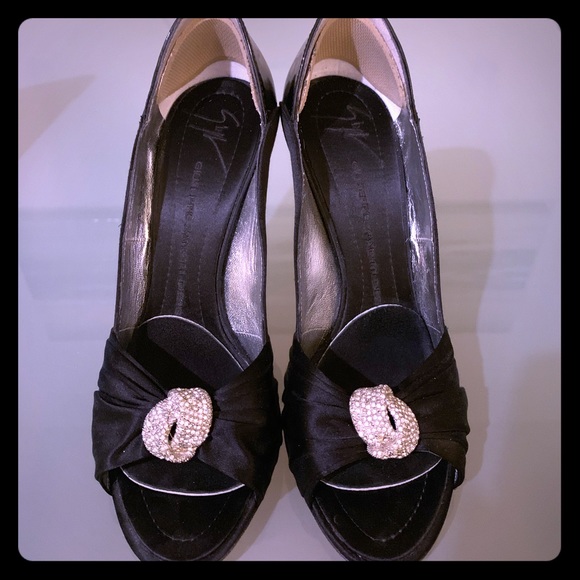 giuseppe zanotti diamond heels